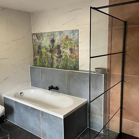 Charming House With Hot Tub Winterberg